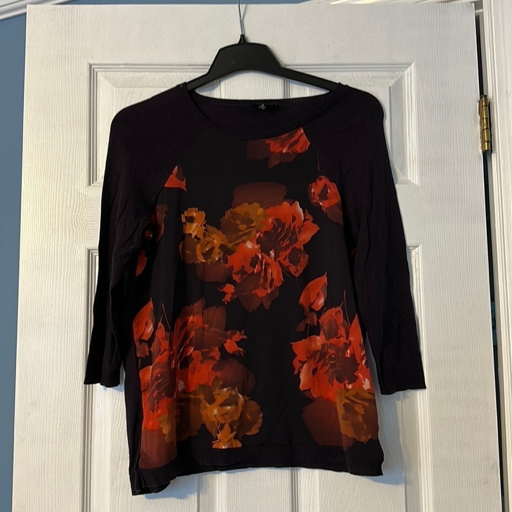 THE Limited women’s light sweater; size medium